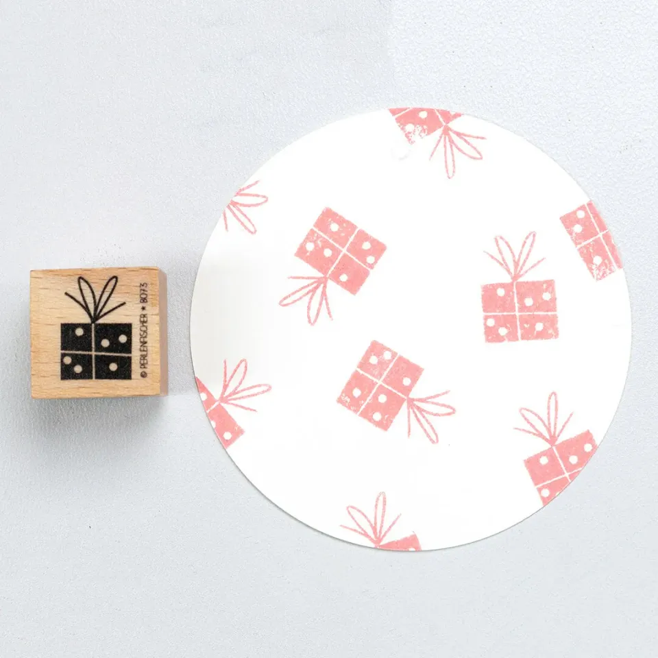 Perlenfischer Small Present with Bow Stempel 18x13 mm