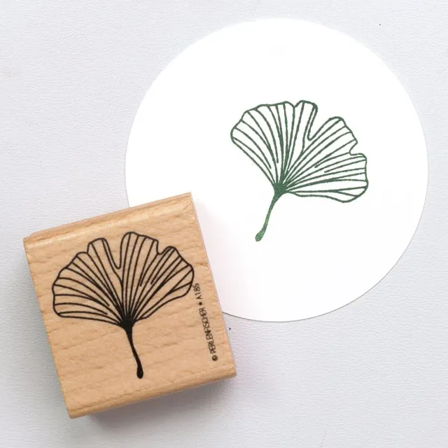 Perlenfischer Ginkgo leaf outline Stempel 37x37 mm
