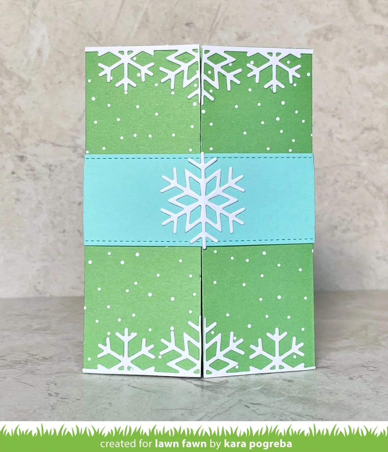 Lawn Fawn Shutter Card Snow Globe Add-On Stanzschablonen mit Schneeflocke