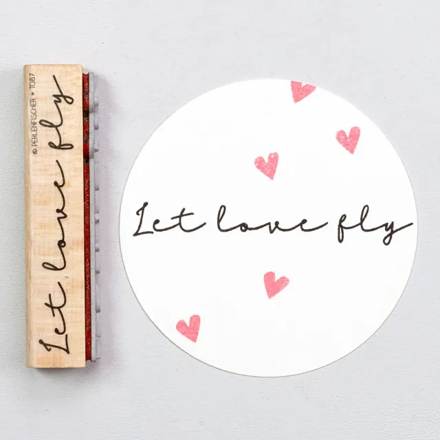 Perlenfischer Let love fly Stempel 11 x 70 mm Holz