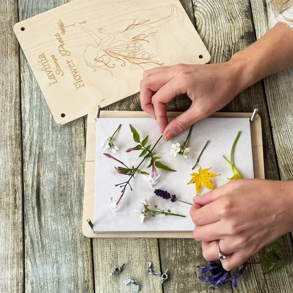 Lavinia Stamps Flower Press Blumenpresse aus Holz