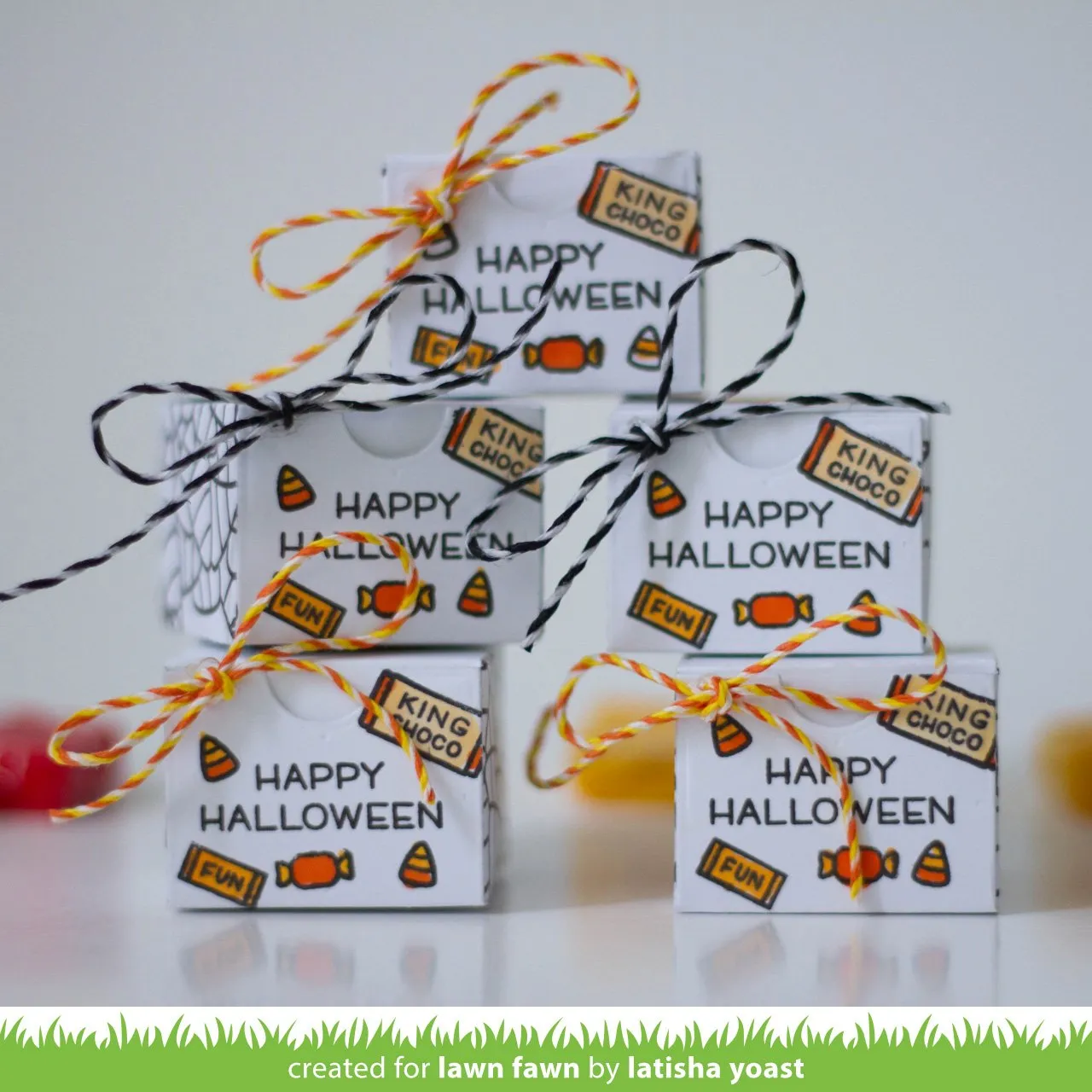 Lawn Fawn Tiny Gift Box Stanzschablonen 8-teilig mit Schleife
