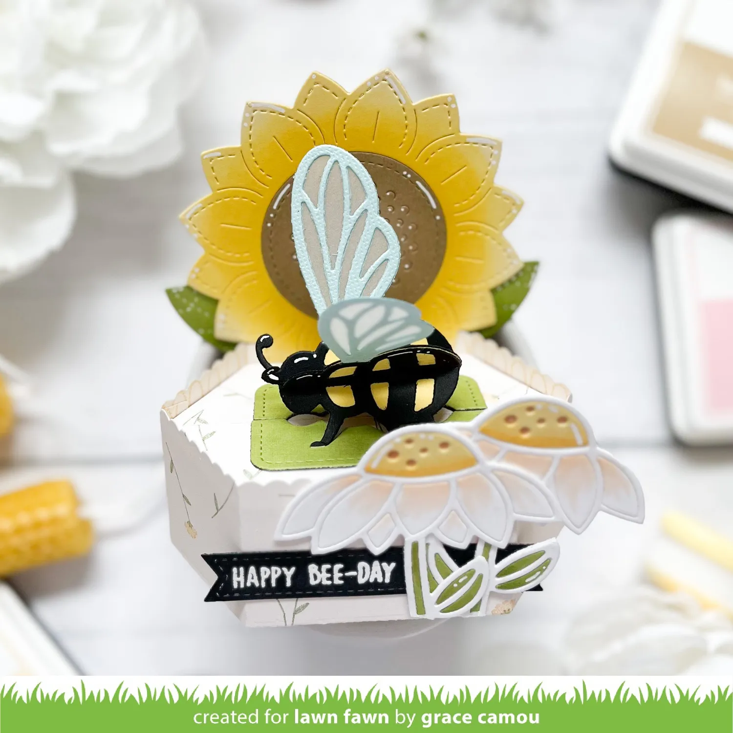 Lawn Fawn Lawn Cuts Pop-Up Bee Stanze Biene 3D