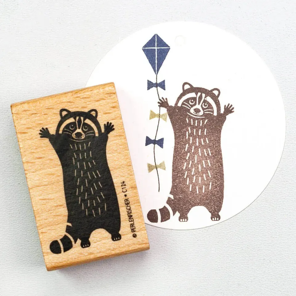 Perlenfischer Waschbär stehend Stempel 50x33 mm Tier