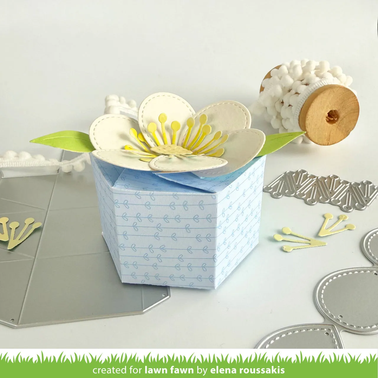 Lawn Fawn Lawn Cuts LF4044 Stanzschablone Blumen-Box 3-teilig