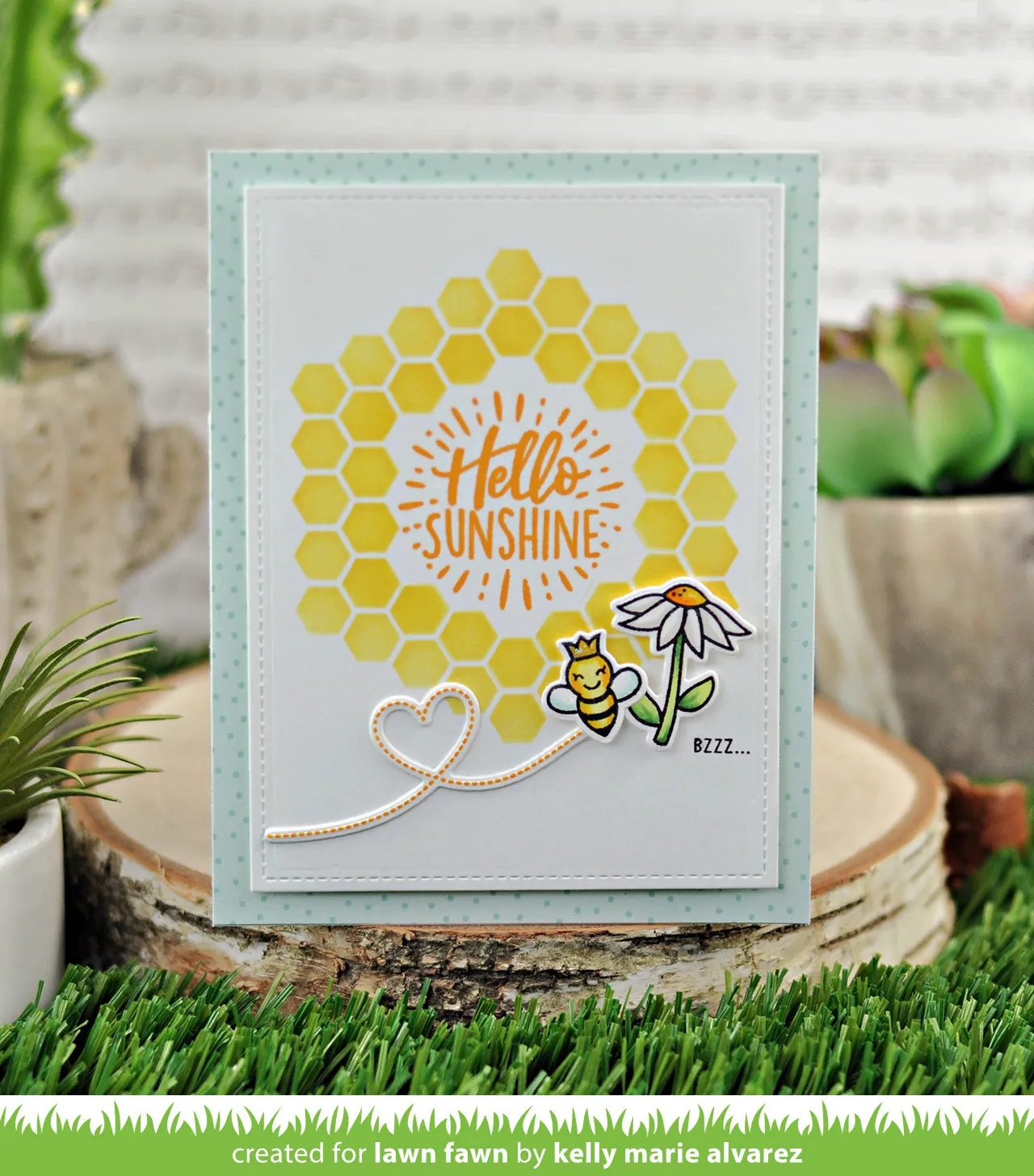 Lawn Fawn Honeycomb Schablone 15x15 cm Wabenmuster