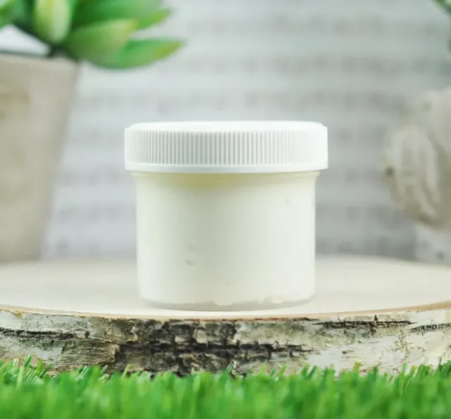 Lawn Fawn LF2713 Stencil Paste Weiß 2 oz deckend