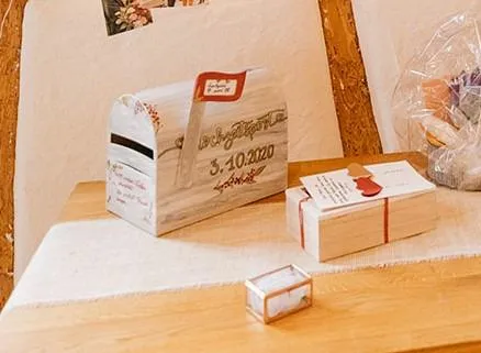 Décopatch EV003O Briefkasten Herzen 2er-Set Pappmaché