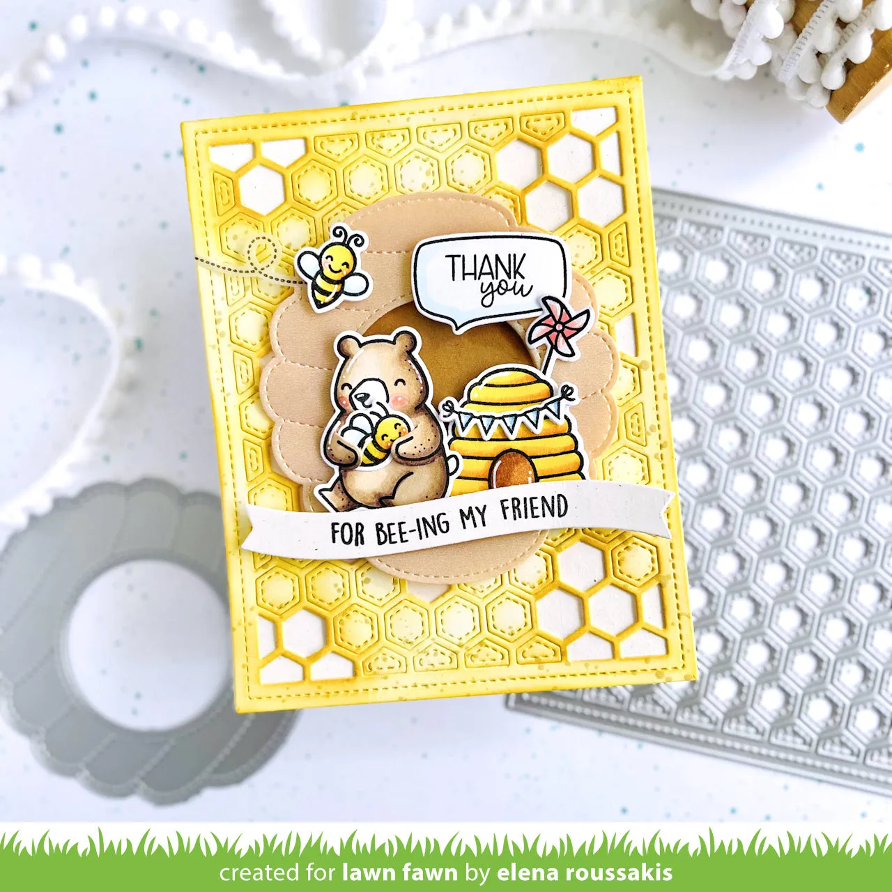 Lawn Fawn Magic Iris Beehive Add-On Stanzschablonen Biene