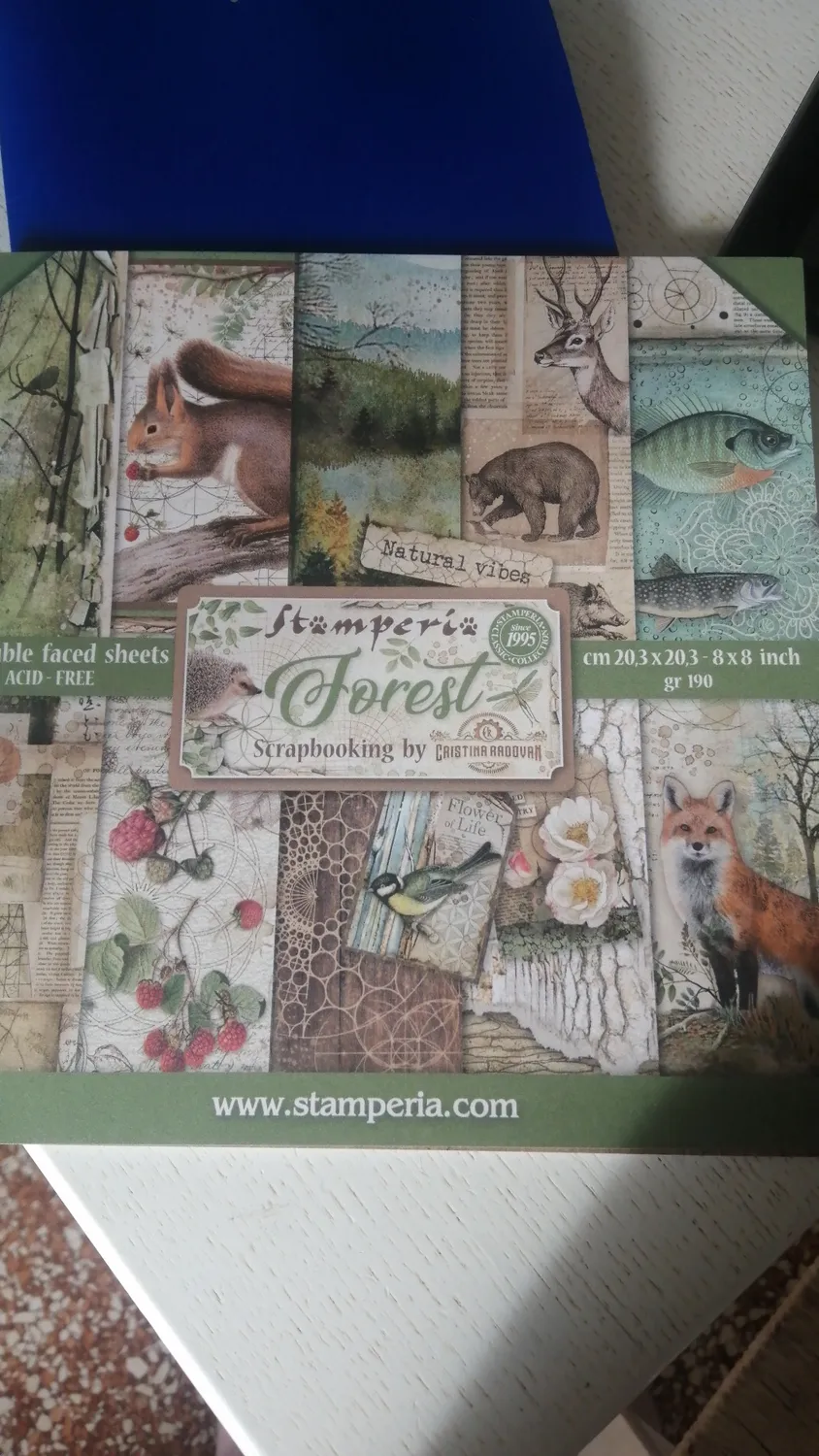 Stamperia Forest Scrapbookpapier 20,3x20,3cm 8x8“ beidseitig