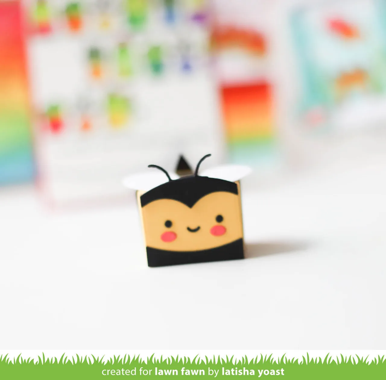 Lawn Fawn Tiny Gift Box Bee Add-On Stanzschablone Biene