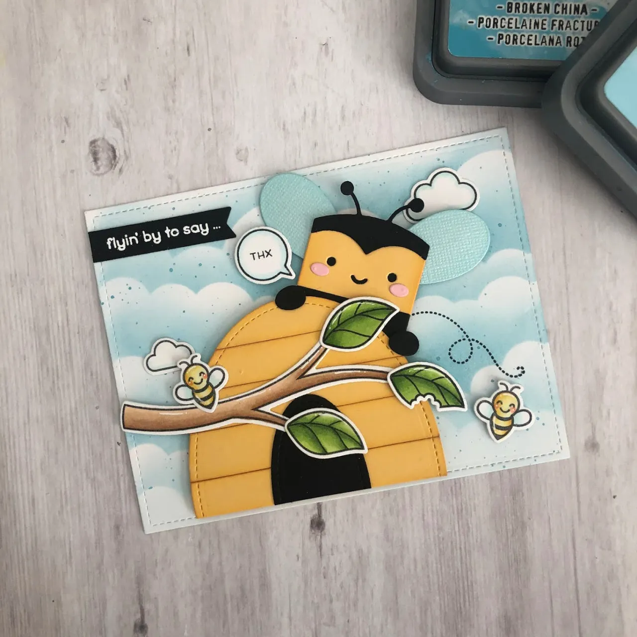 Lawn Fawn Tiny Gift Box Bee Add-On Stanzschablone Biene