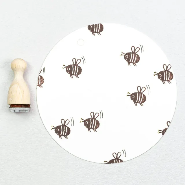 Perlenfischer Hummel Mini Stempel Holz 10x11 mm