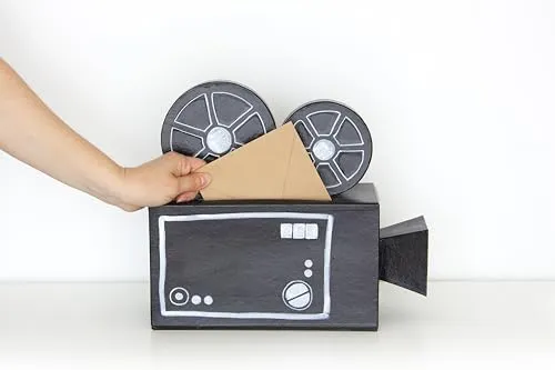 décopatch EV017C Briefbox Kamera Pappmaché 33,5 cm